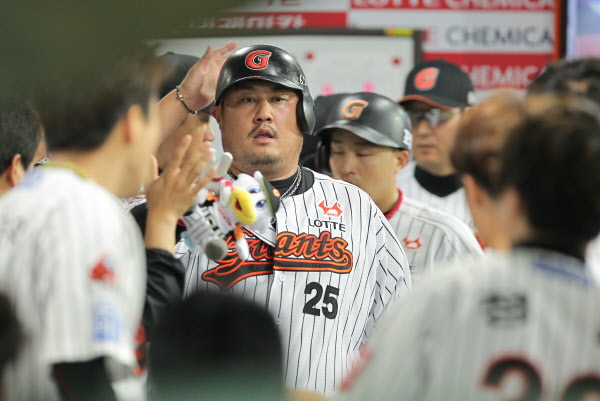 달아나는 투런포